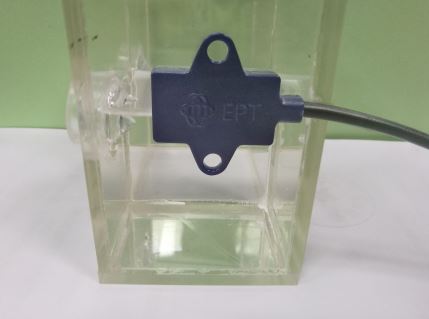 自动消毒液器实现缺液提醒功能要使用哪种传感器